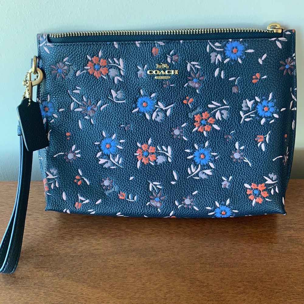 NWT Coach wristlet floral print
